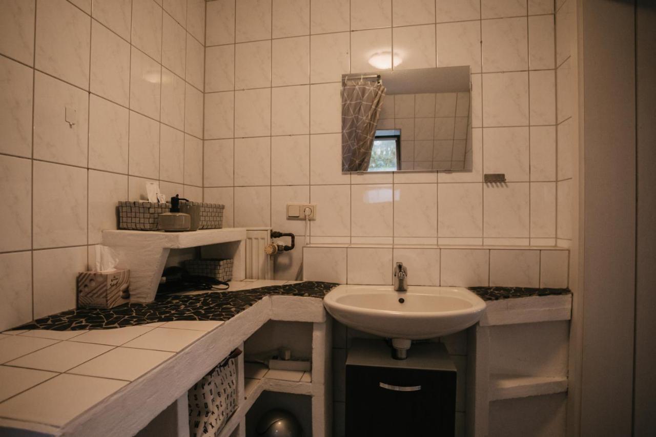 Eigenes Maisonettehaus In Idyllischer Lage Mit Balkon, Nahe Messe, 24H Self-Check In, Gratis Parken شفاباخ المظهر الخارجي الصورة